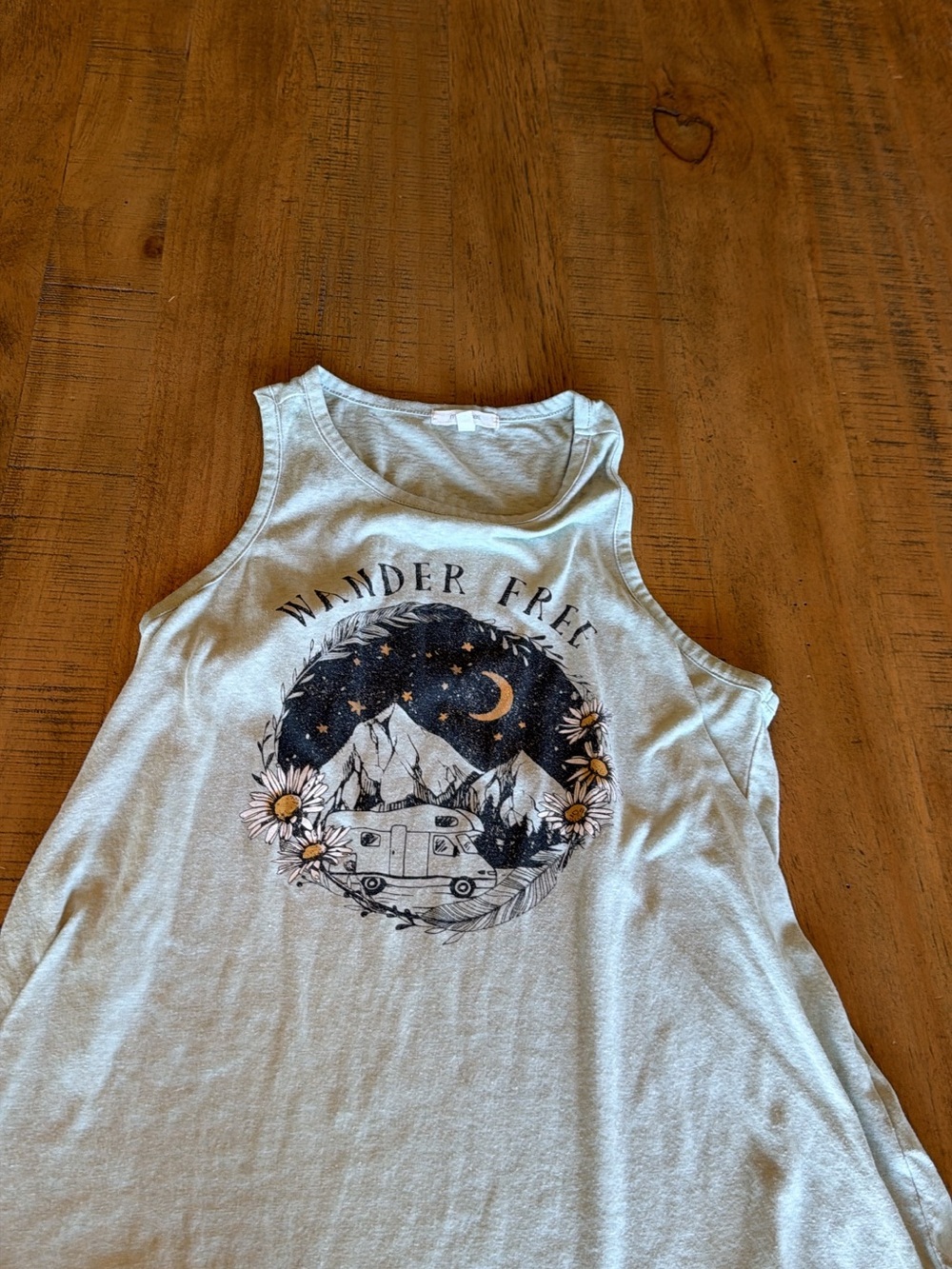Wander Free Graphic Tank Top - Light Green